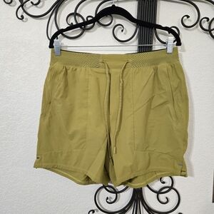 LULULEMON License‎ To Train Shorts | L